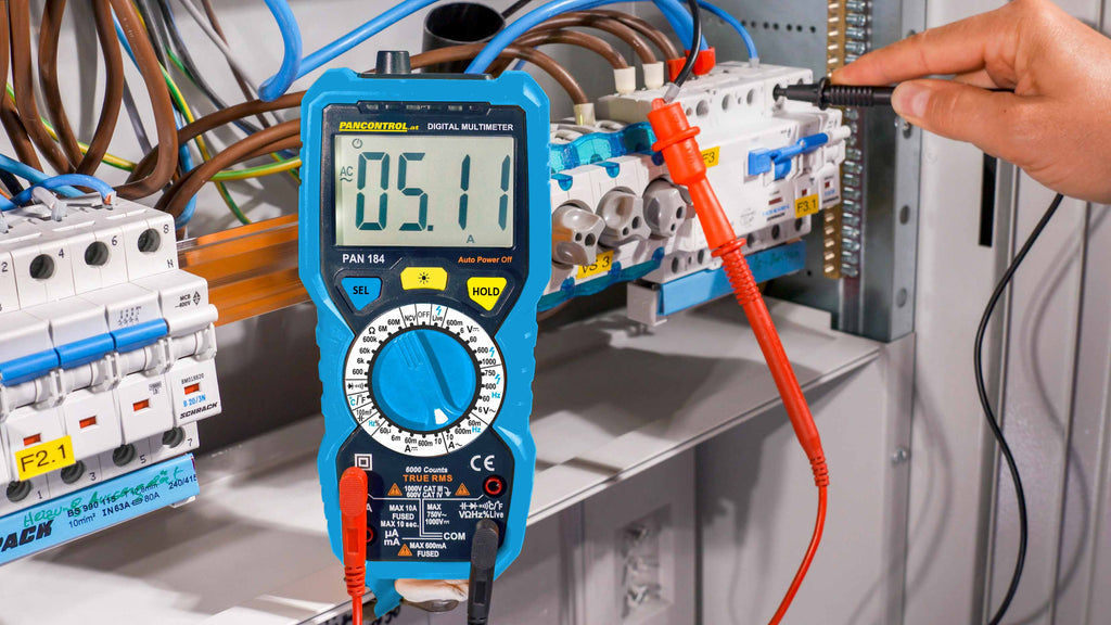 Digital-Multimeter mit Temperaturfühler 184