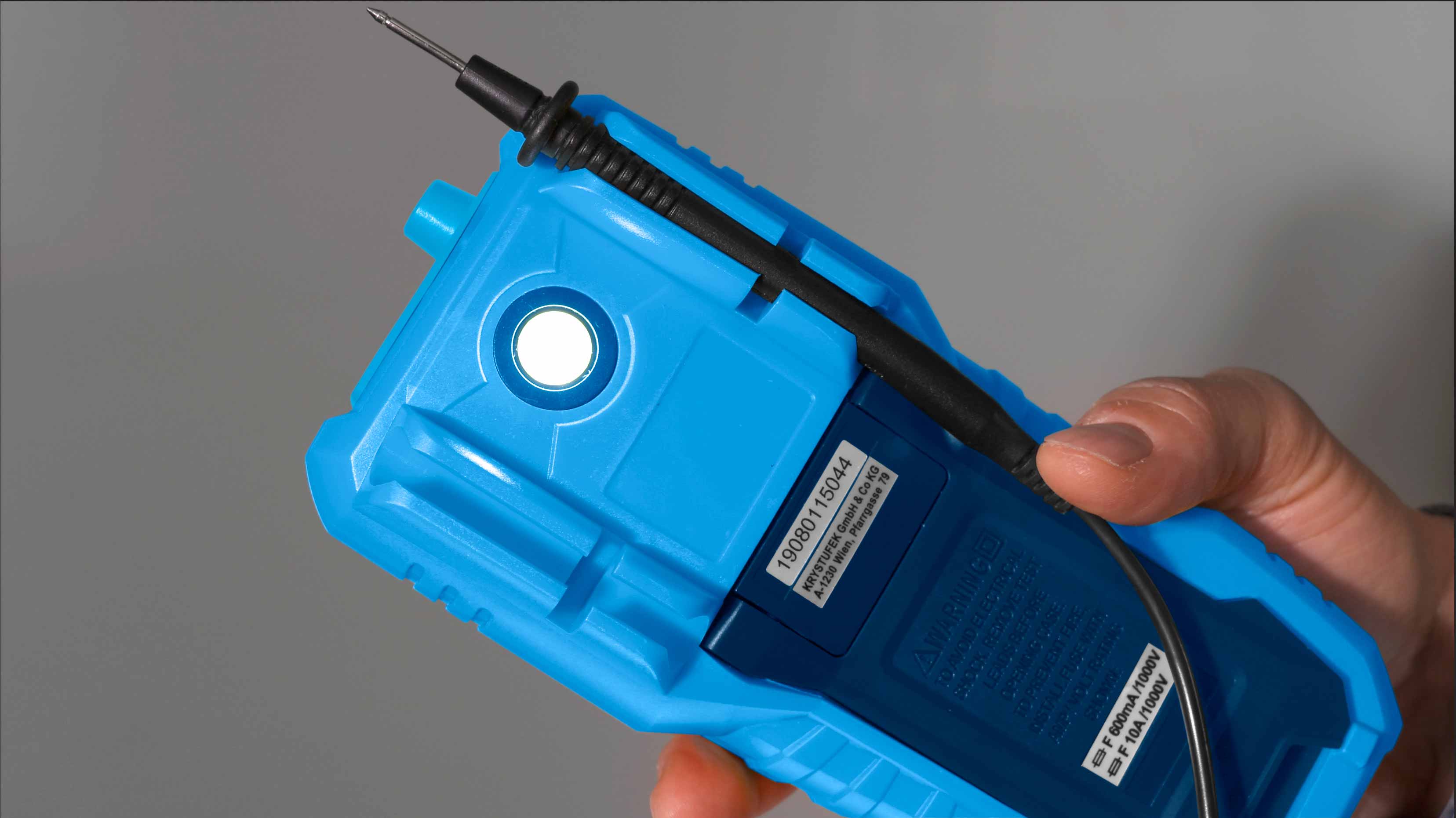 Digital-Multimeter mit Temperaturfühler 184