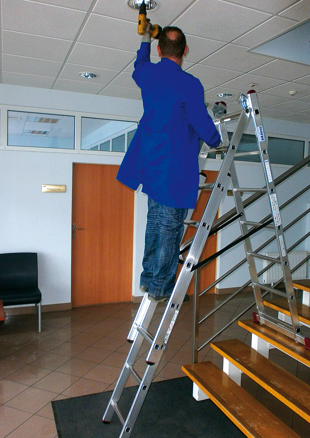 Alu-Kombileiter m. Treppenfunktion 3 x 7 Sprossen