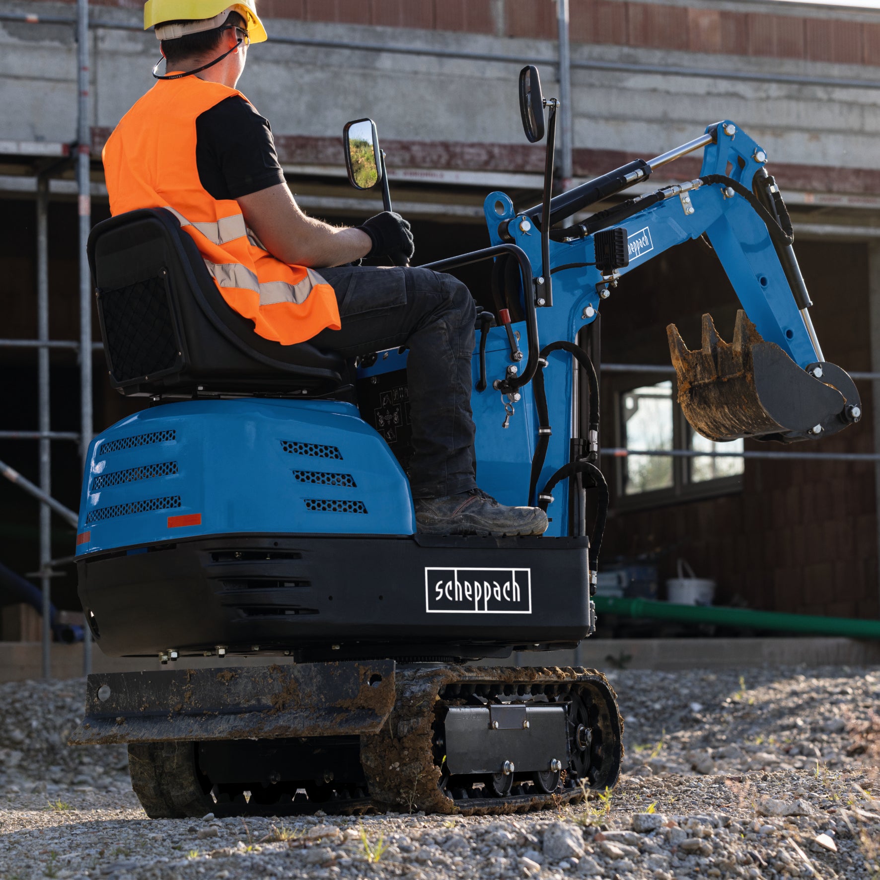 Mini-Bagger EXC815