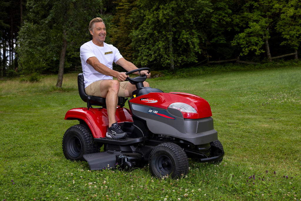 Benzinrasentraktor XD 150