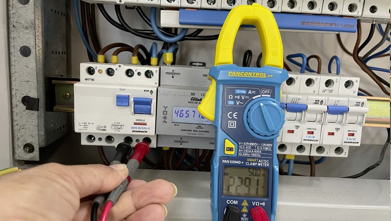 Digital-Stromzange PAN 600AD+ mit automatischer Funktionswahl
