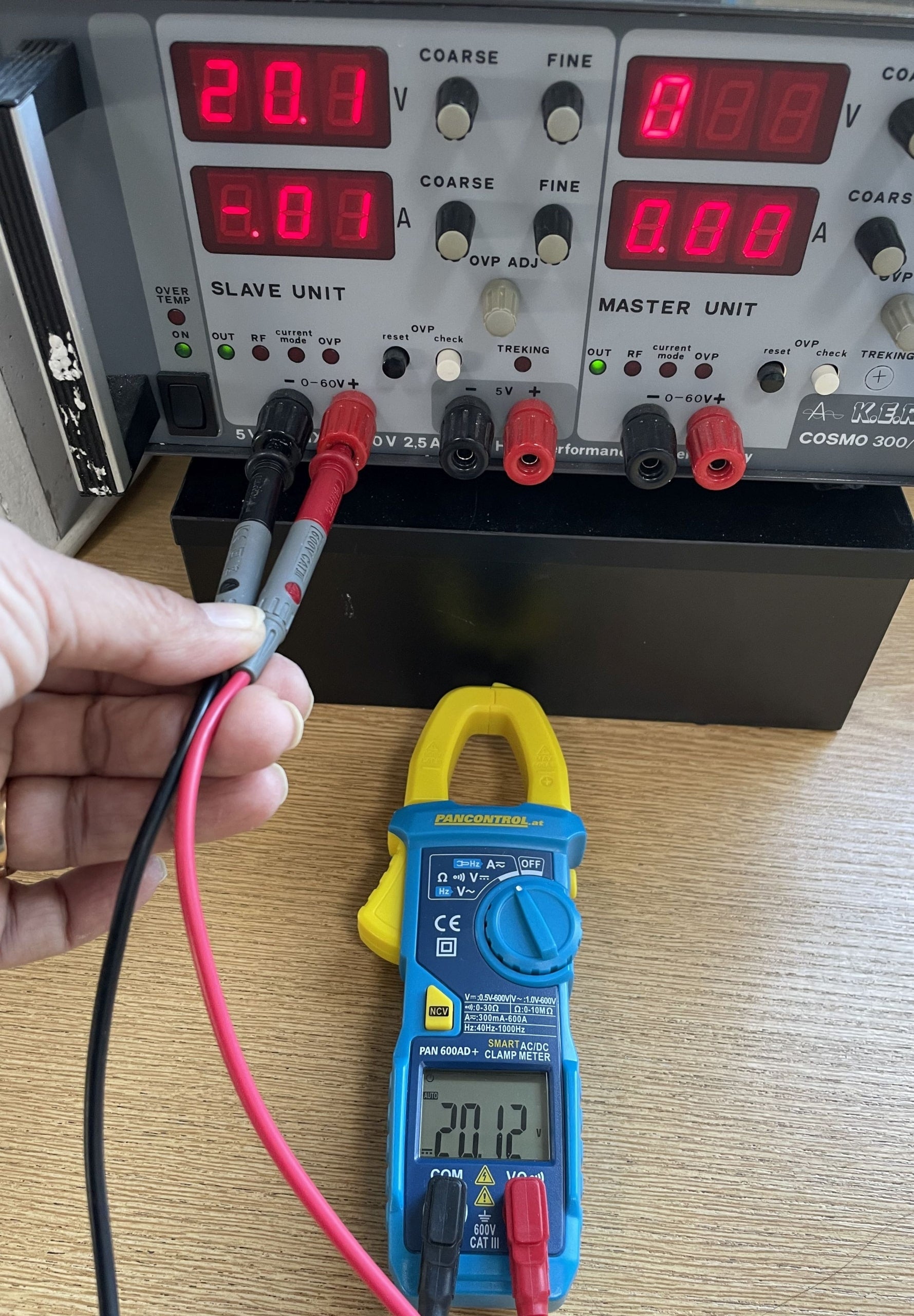 Digital-Stromzange PAN 600AD+ mit automatischer Funktionswahl